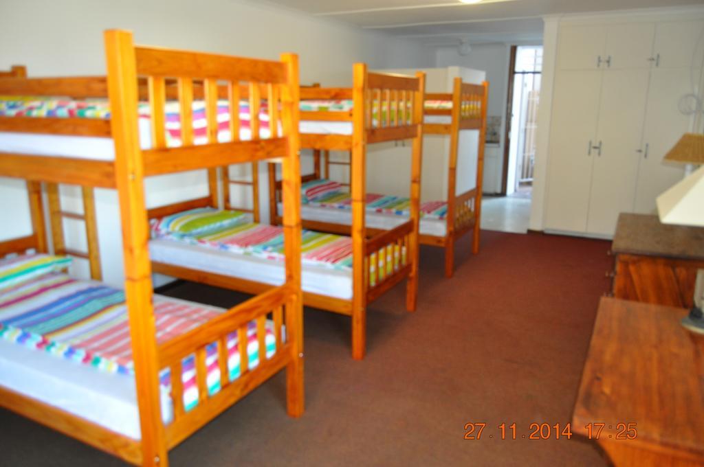 Backpacker Apartments เพลตเตนเบิร์กเบย์ ห้อง รูปภาพ