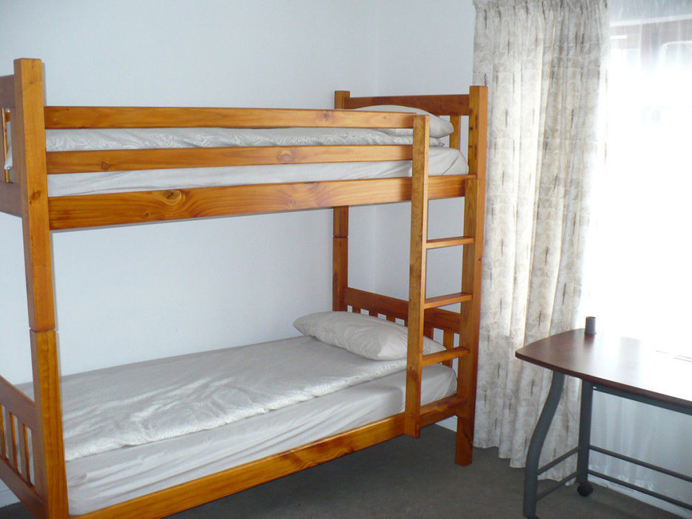 Backpacker Apartments เพลตเตนเบิร์กเบย์ ภายนอก รูปภาพ
