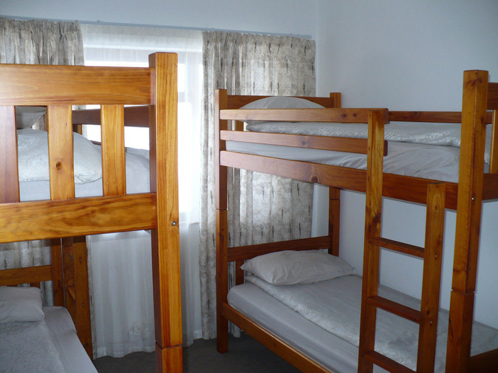 Backpacker Apartments เพลตเตนเบิร์กเบย์ ภายนอก รูปภาพ