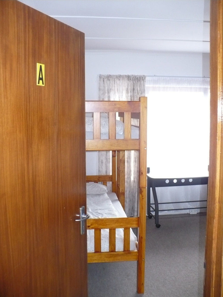 Backpacker Apartments เพลตเตนเบิร์กเบย์ ภายนอก รูปภาพ