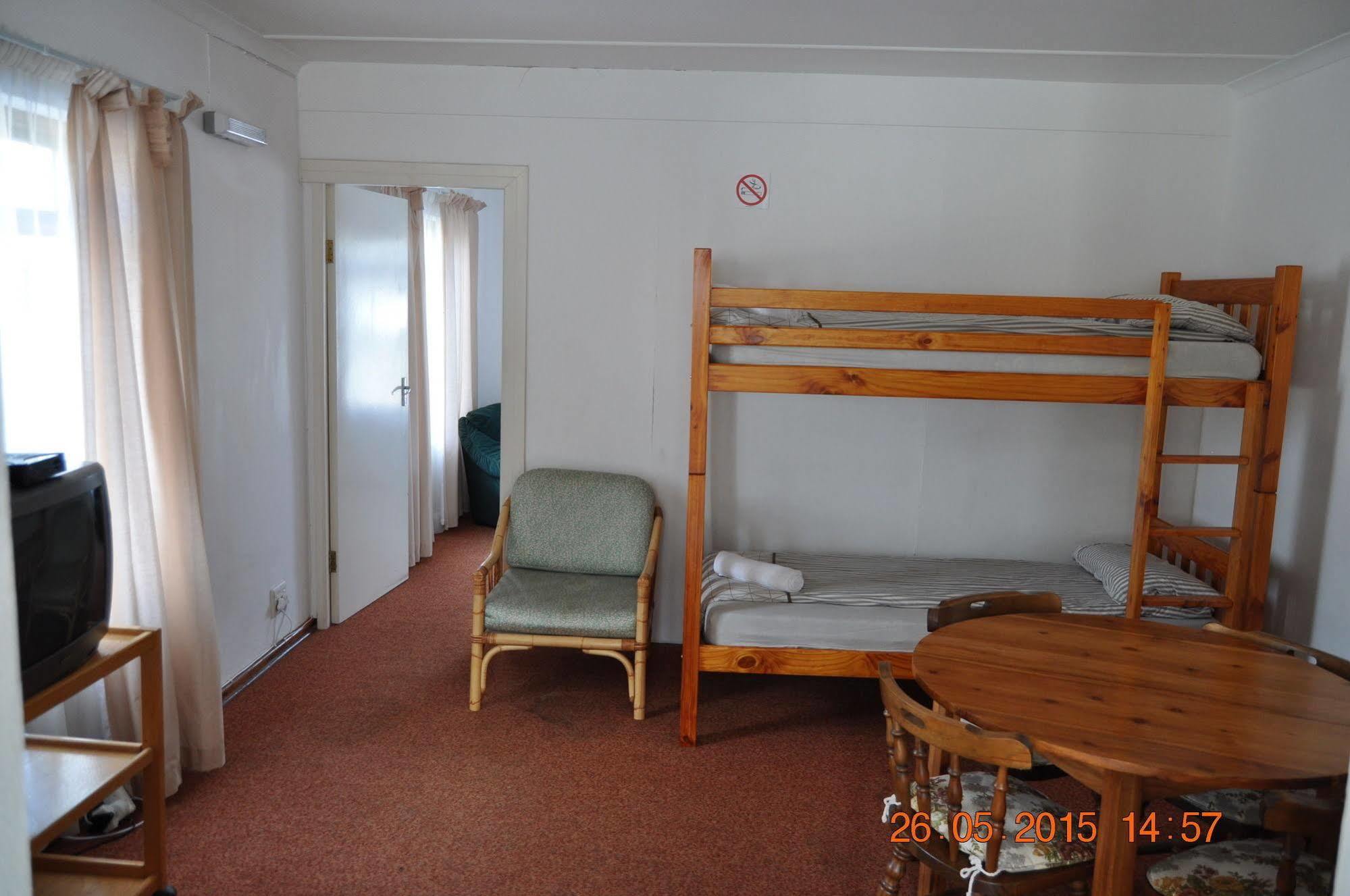 Backpacker Apartments เพลตเตนเบิร์กเบย์ ภายนอก รูปภาพ