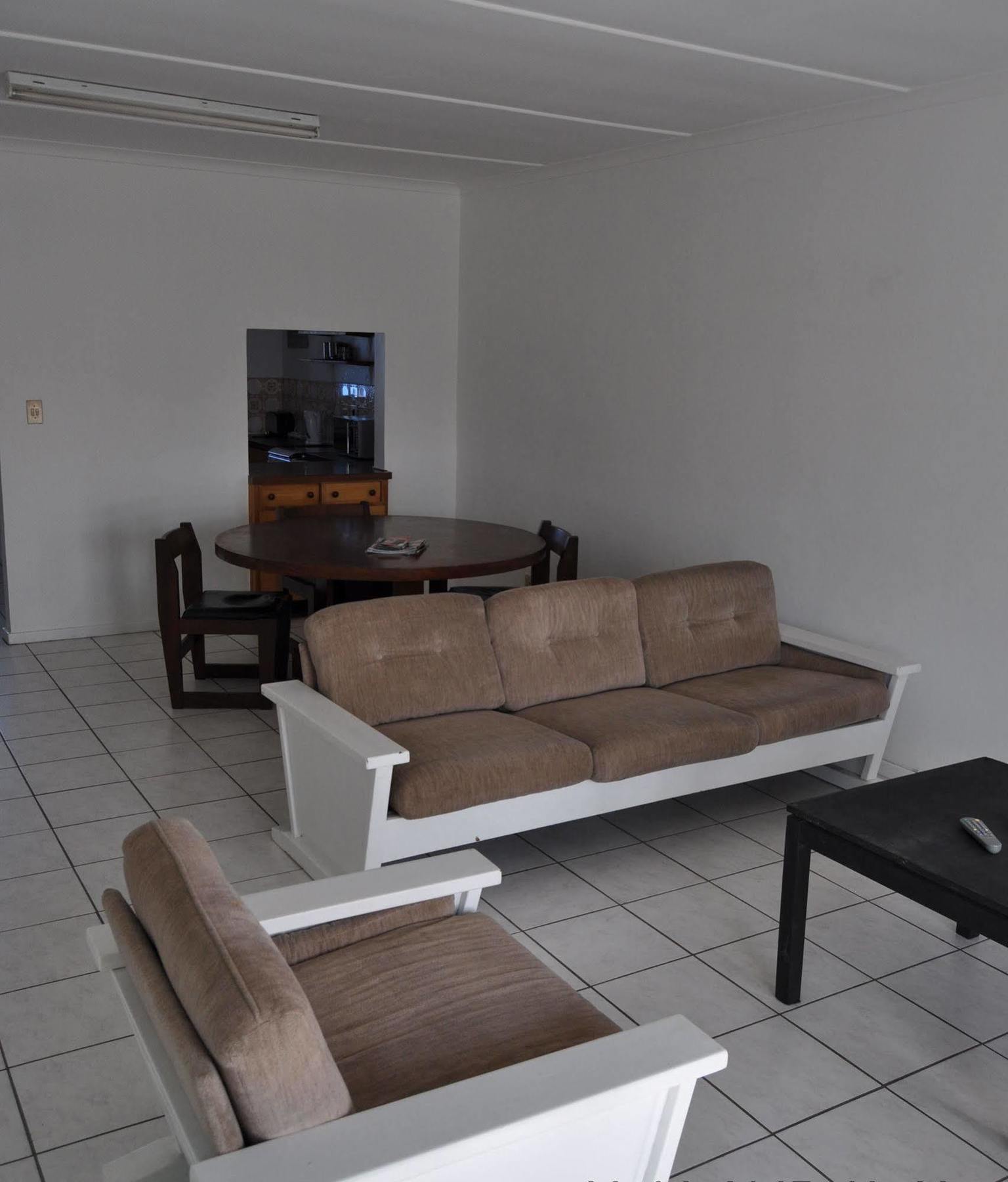 Backpacker Apartments เพลตเตนเบิร์กเบย์ ภายนอก รูปภาพ