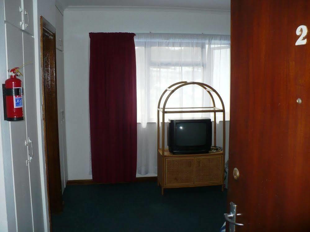 Backpacker Apartments เพลตเตนเบิร์กเบย์ ภายนอก รูปภาพ