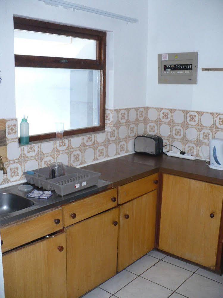 Backpacker Apartments เพลตเตนเบิร์กเบย์ ภายนอก รูปภาพ