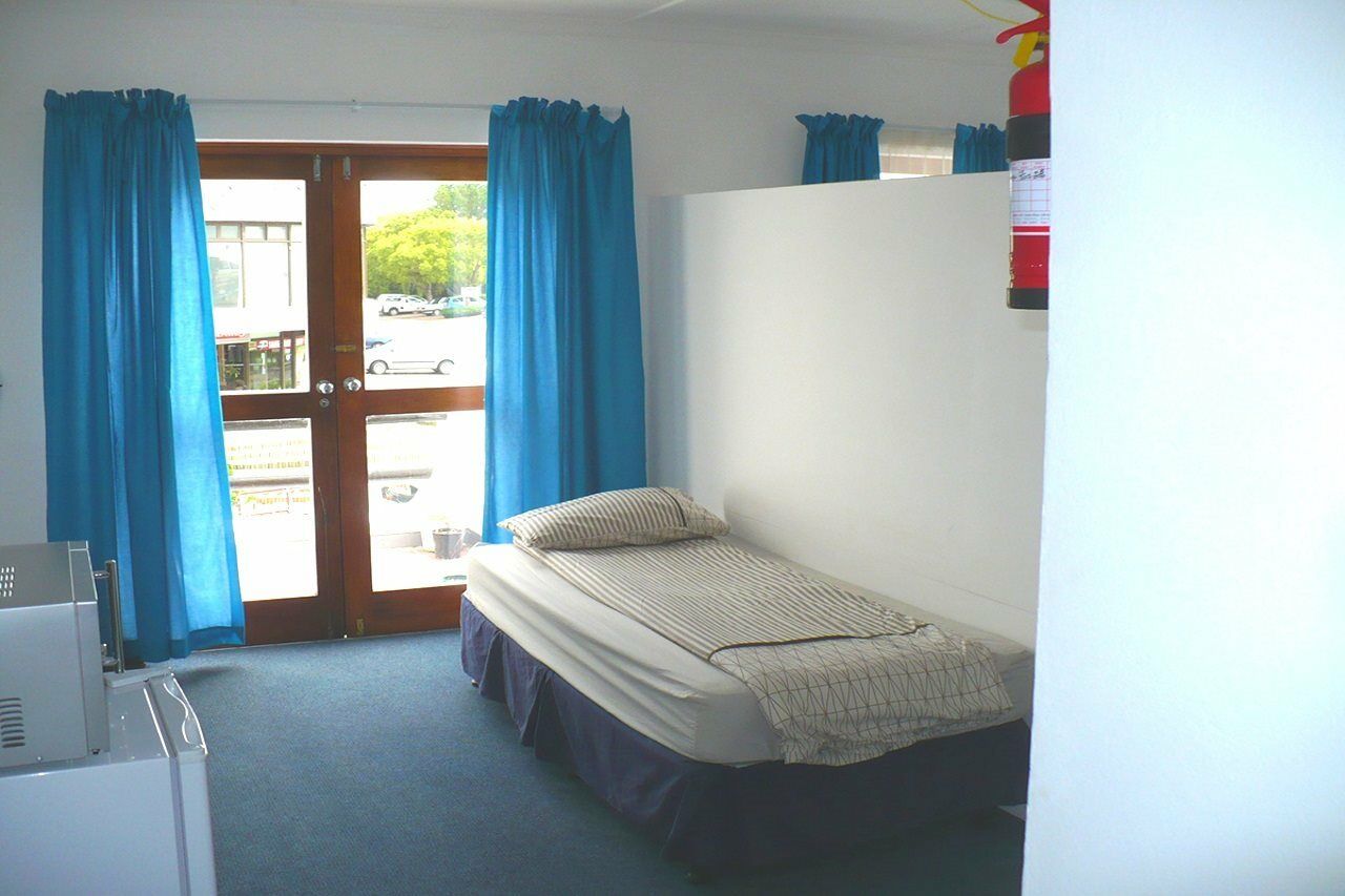 Backpacker Apartments เพลตเตนเบิร์กเบย์ ภายนอก รูปภาพ